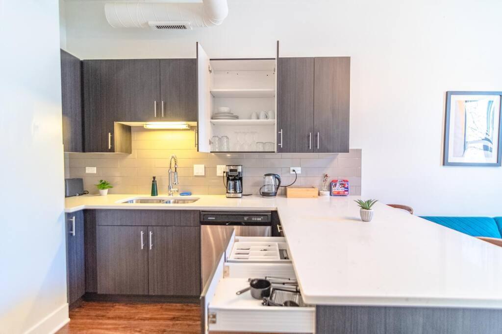 Cozy Chicago 420 Friendly 3Br Suite Near Mccormick Place And Soldier Field Apartment Chicago
