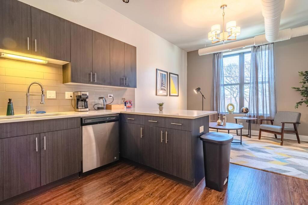 Apartment Cozy Chicago 420 Friendly 3Br Suite Near Mccormick Place And Soldier Field Chicago
