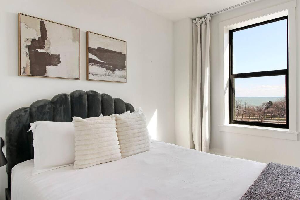 1br Chic & Elite In Hyde Park - Shoreland 714