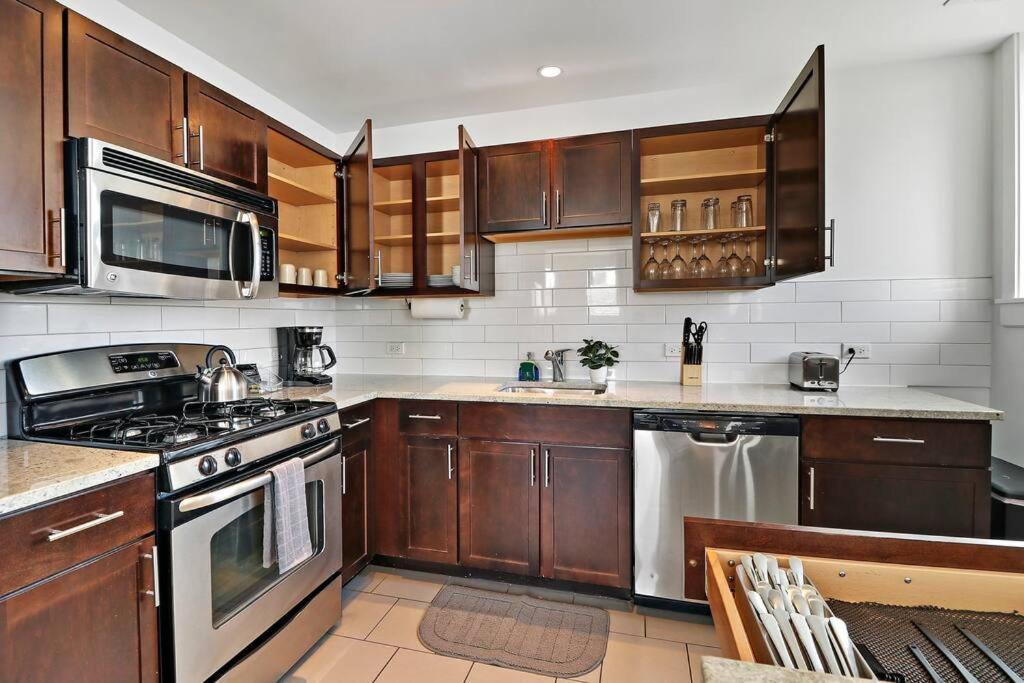 2br Stylish In Hyde Park - Shoreland 1320 *