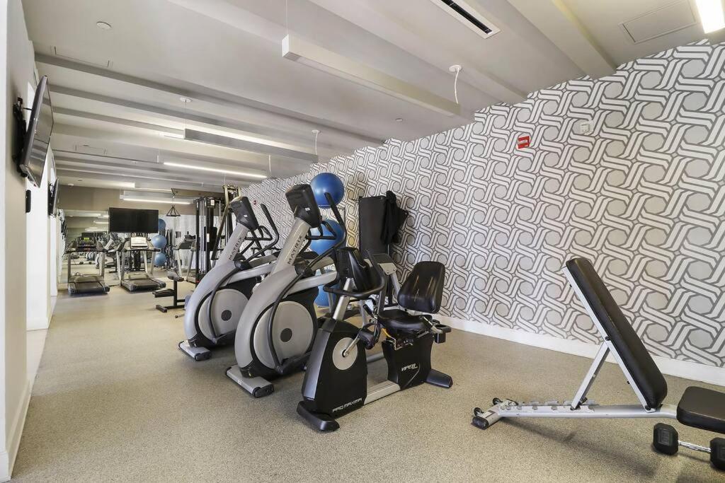 2br Stylish In Hyde Park - Shoreland 1320 Apartment