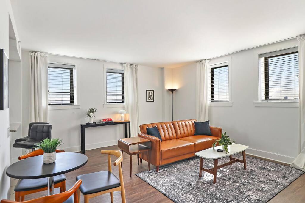 2br Stylish In Hyde Park - Shoreland 1320 Chicago