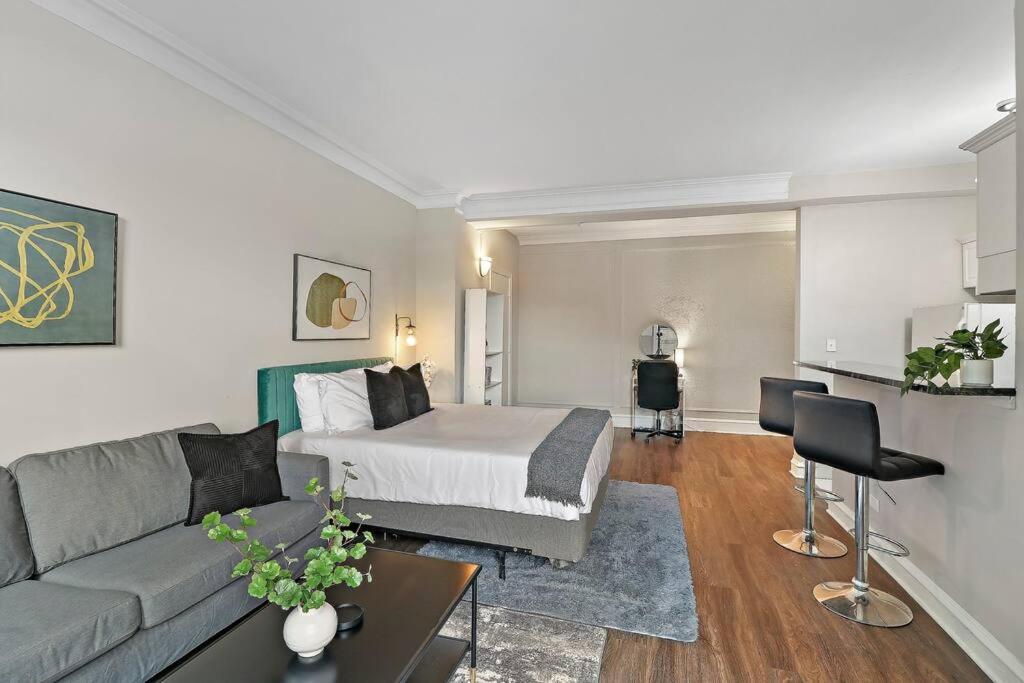 Prime & Fully Furnished - Windermere 609