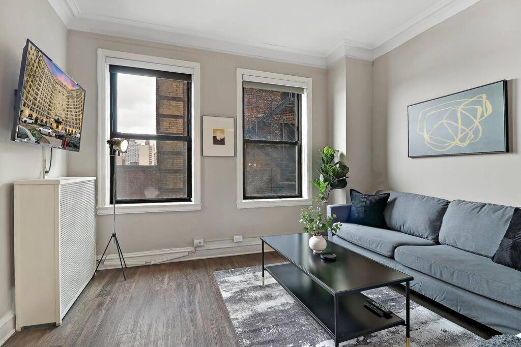 Prime & Fully Furnished - Windermere 609 Apartment