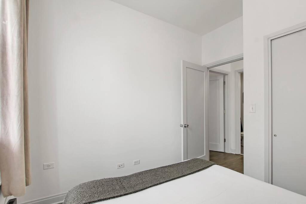 2br Comfy And Roomy In - Del Prado 1013 *