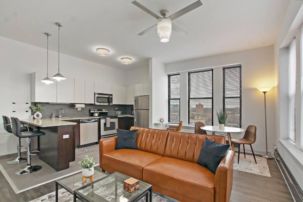 2br Comfy And Roomy In - Del Prado 1013 Apartment Chicago