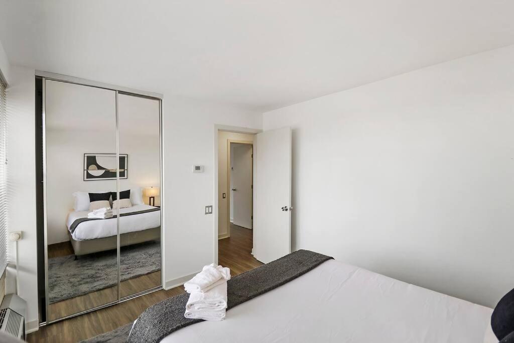 Spacious & Modern 2br - Algonquin 06-008e Apartment Chicago