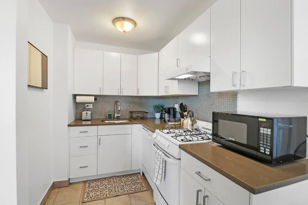 Sleek 1-bedroom In - East Park Tower 0610 Rep Apartment Chicago