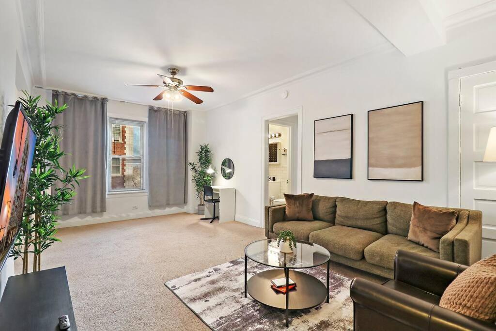 Sleek 1-bedroom In - East Park Tower 0610 Rep Apartment