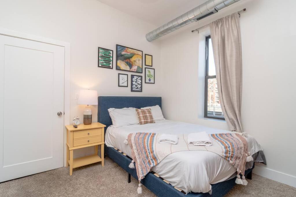 Stylish 3Br Chicago Getaway With Optional Parking Near Mccormick Place, Grant Park & Soldier Field Apartment *