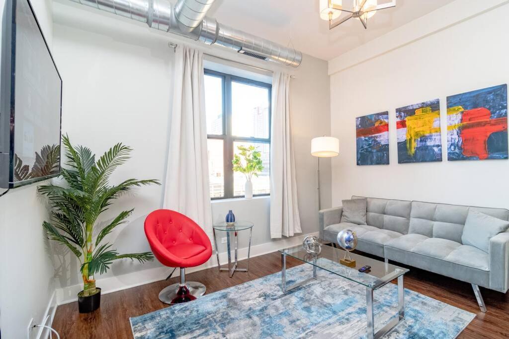 Mccormick Place Charming 3Br Suite With Optional Parking Sleeps 8 Guests Near Soldier Field And Lakefront Trail *
