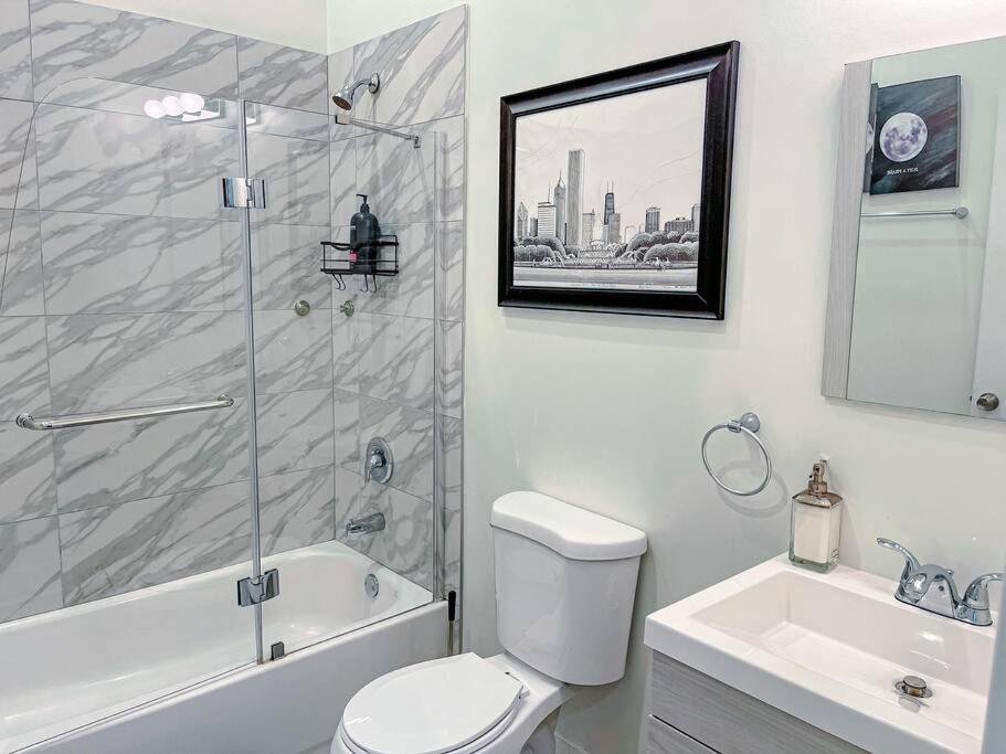 Spacious 420-friendly 2br Retreat Near Mccormick Place, Grant Park And Soldier Field