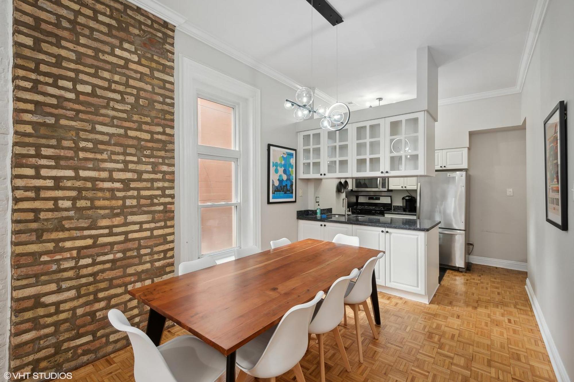 Brilliant Downtown 3-bedroom *