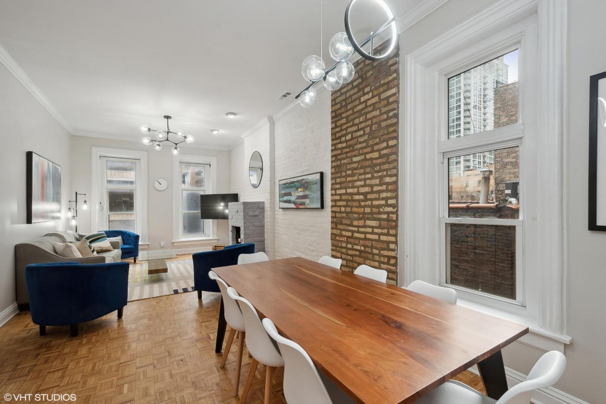 Brilliant Downtown 3-bedroom Apartment