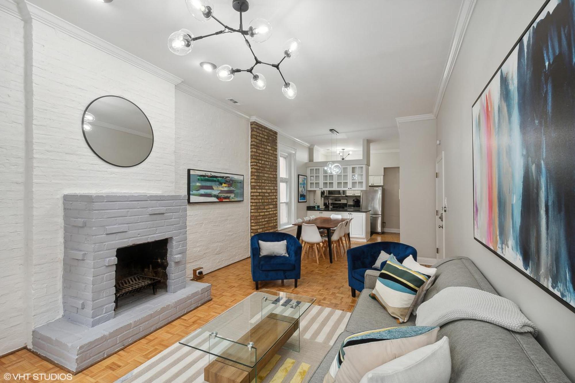 Brilliant Downtown 3-bedroom *
