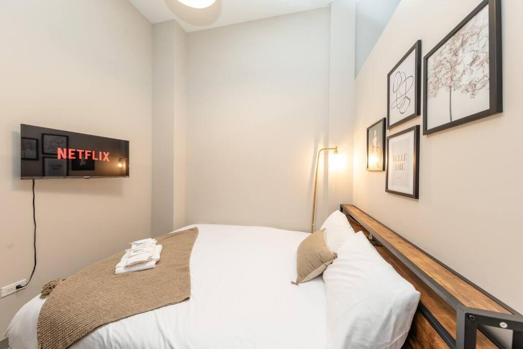 Spacious 2Br In South Loop With Optional Parking, Gym And Patio Near Mccormick Place, Grant Park, Soldier Field & Museum Campus