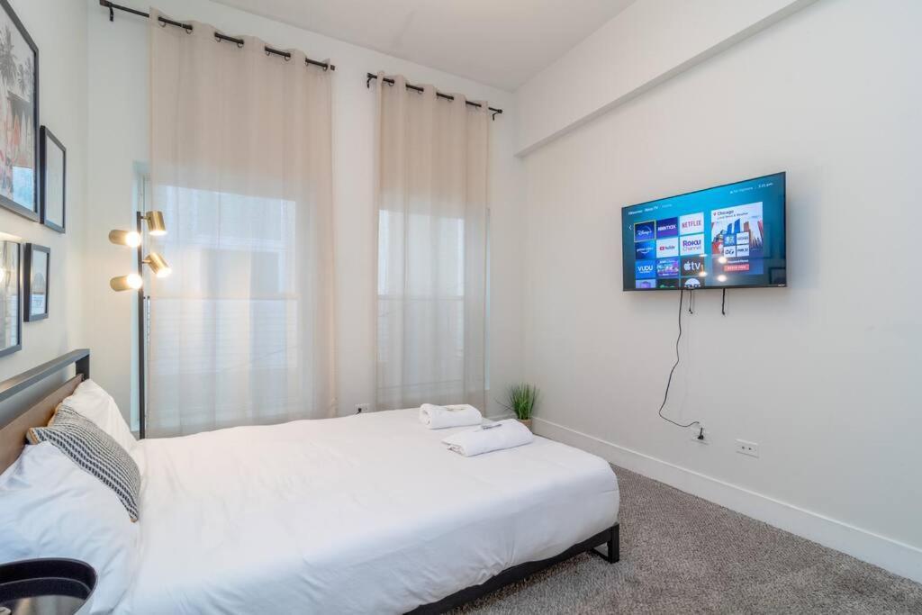 Spacious 3Br 420 Friendly Apartment Near Mccormick Place, Lakefront And Soldier Field Apartment