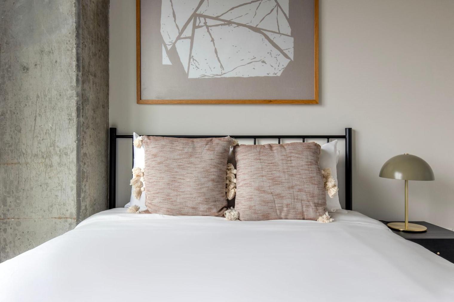 Apartment River North 1br W Pool Gym Nr Riverwalk L Chi-1030 *