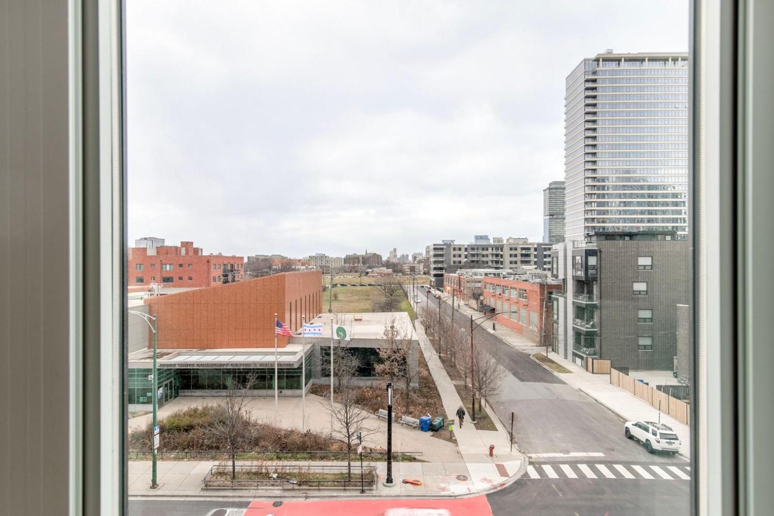 River North 1br W Pool Gym Nr Riverwalk L Chi-1030