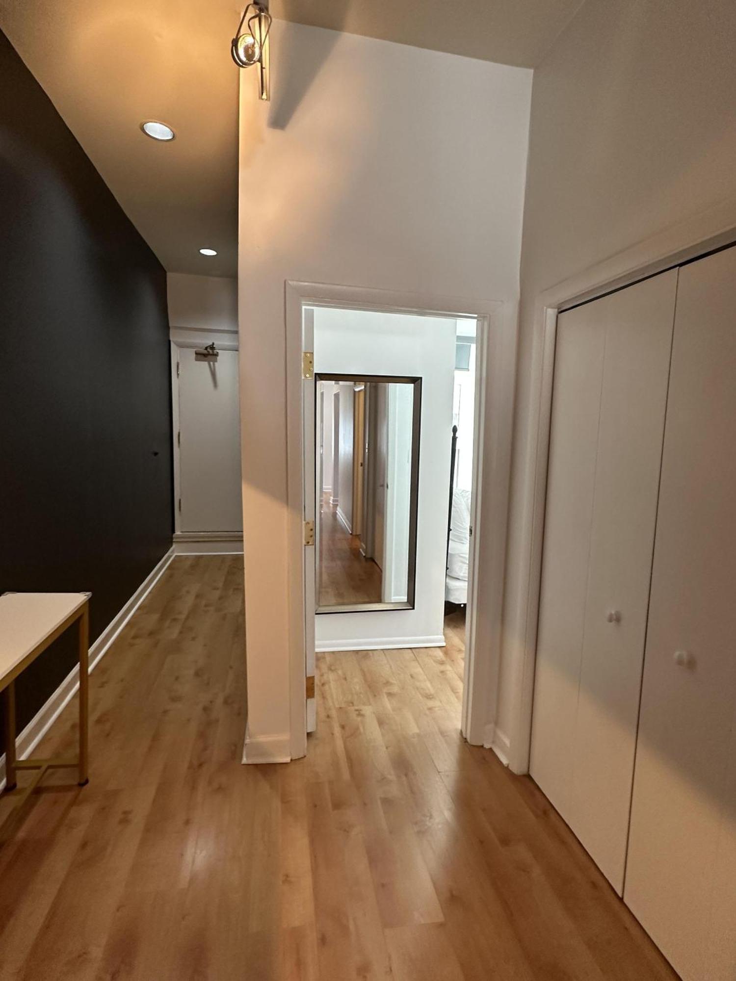 River North Hideaway With Amazing Views And Parking