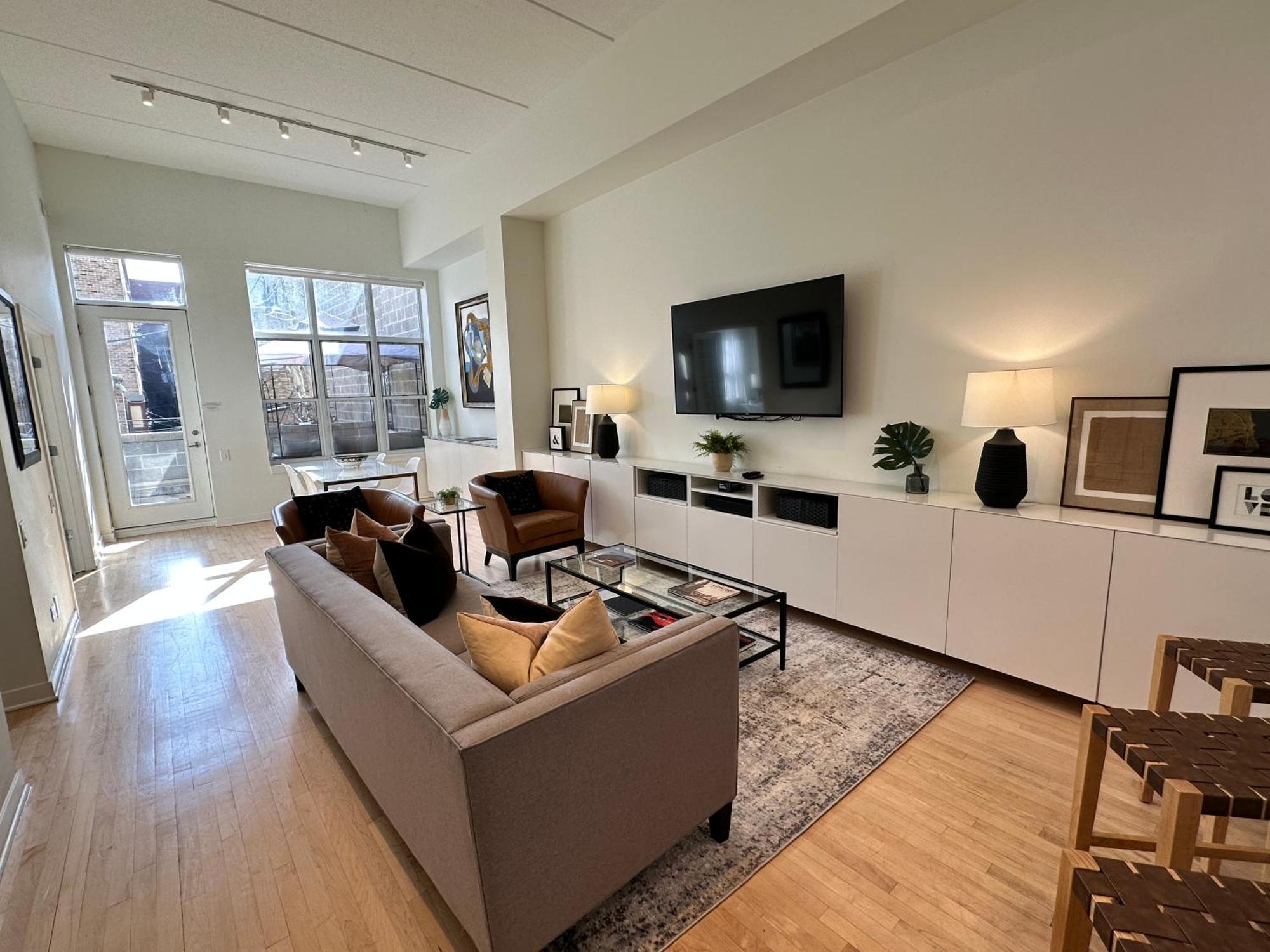 Holiday home Old Town Pied-a-terre With Private Terrace And Parking! Chicago