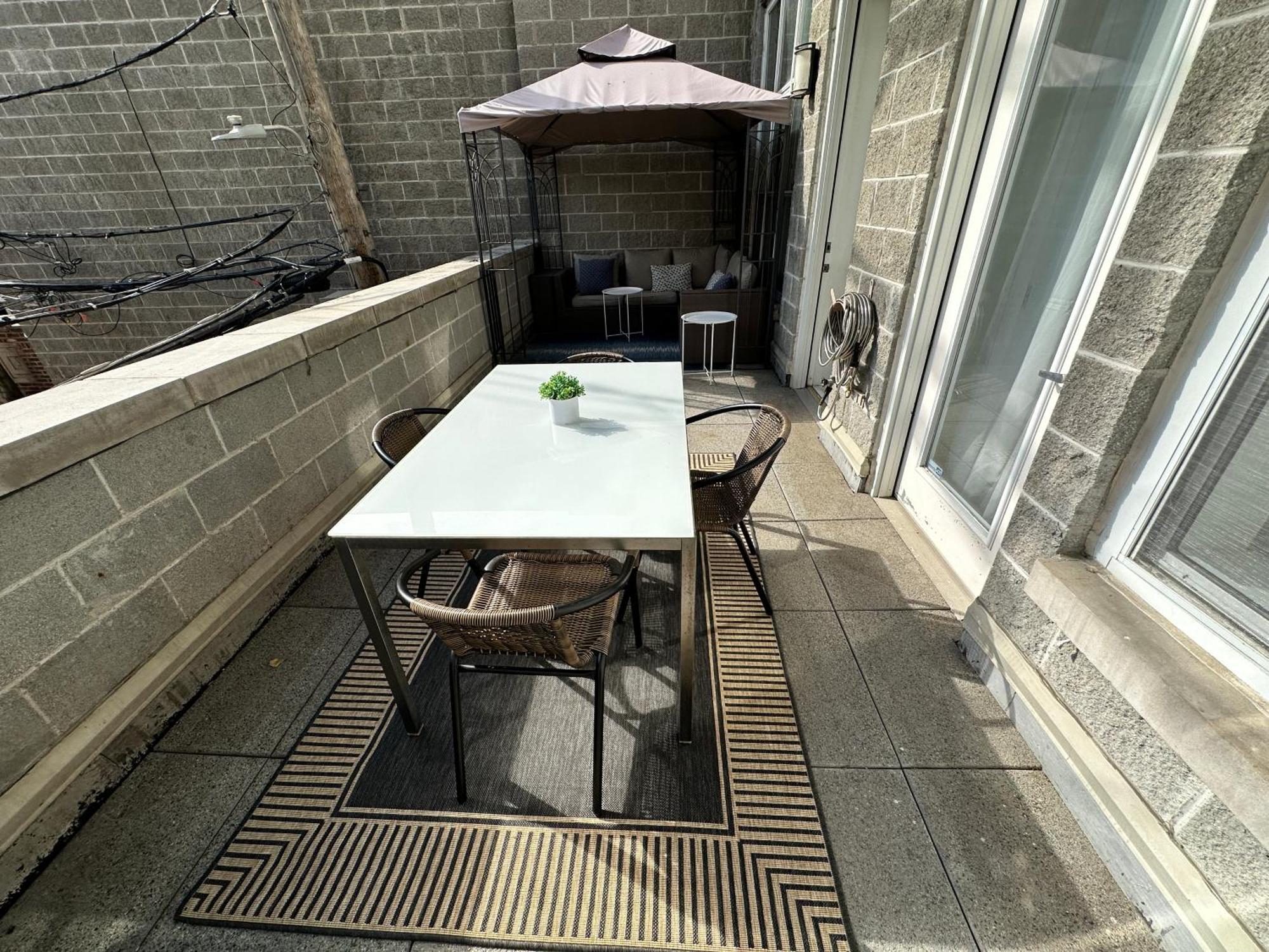 Old Town Pied-a-terre With Private Terrace And Parking! *