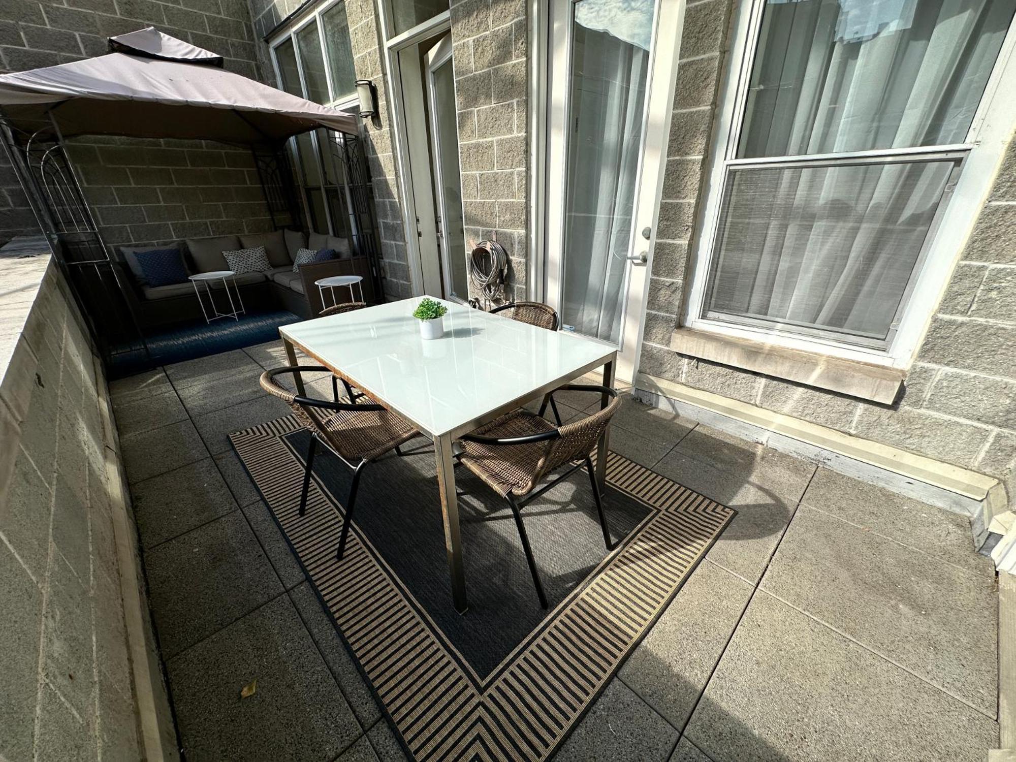 Old Town Pied-a-terre With Private Terrace And Parking!