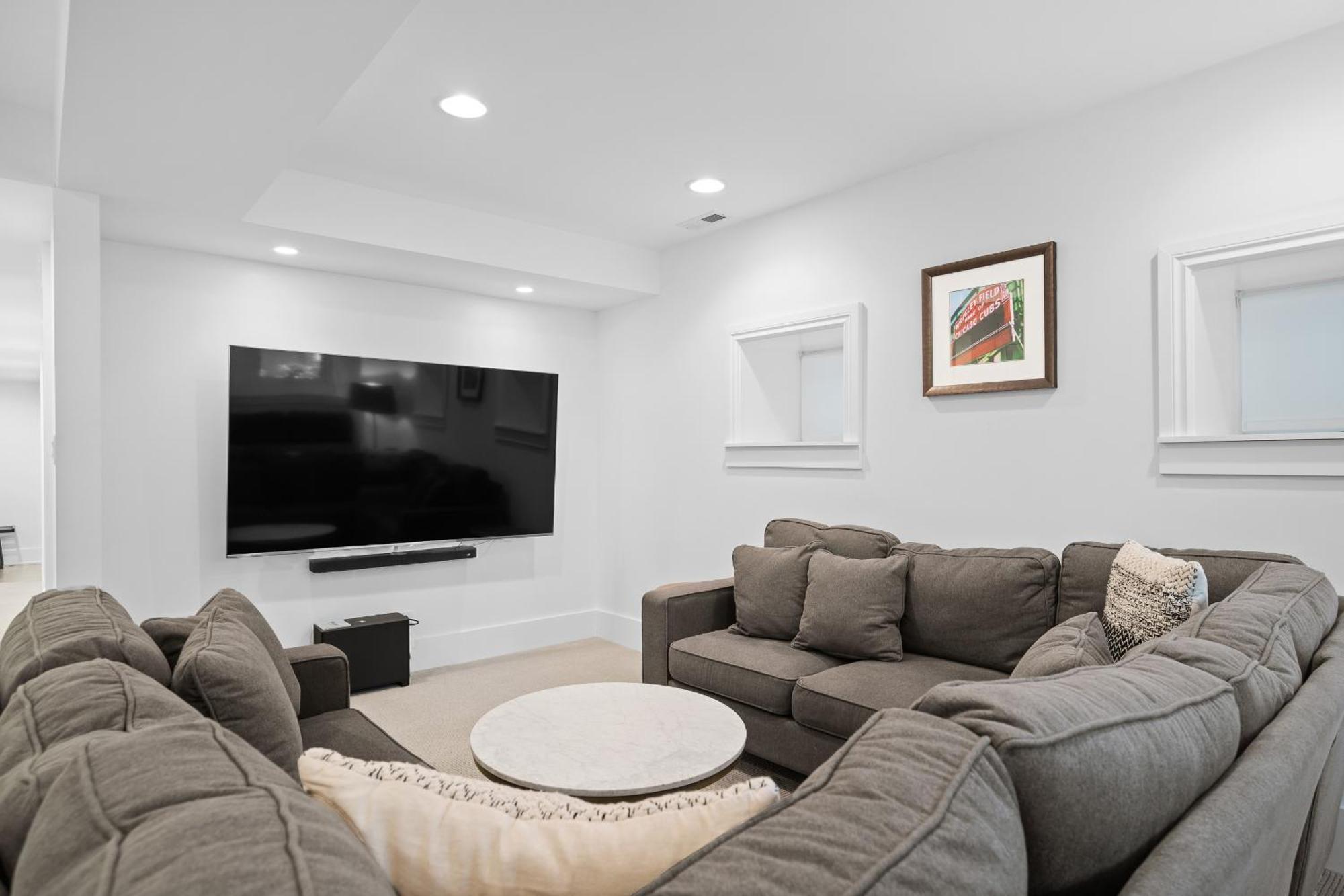 Luxe Sfh Bucktown Retreat With Garage Parking
