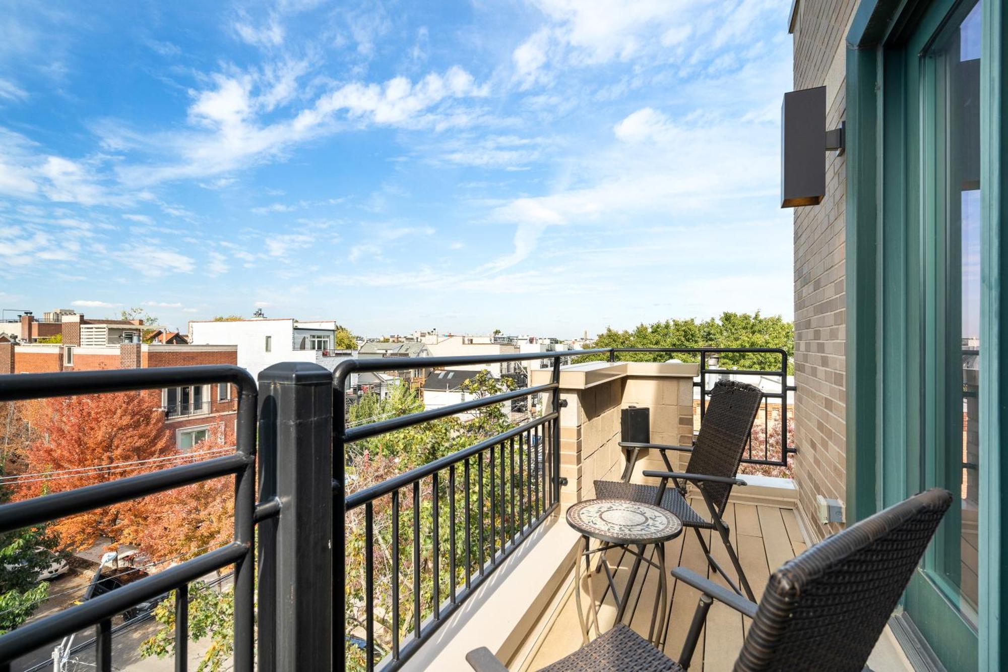 Luxe Penthouse With Theater And Amazing *