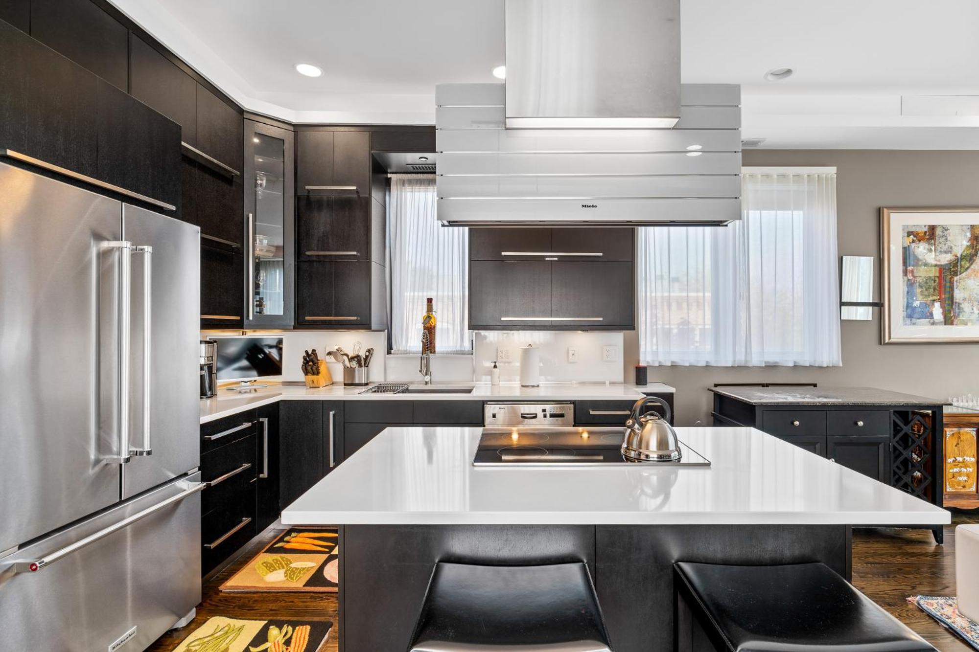Luxe Penthouse With Theater And Amazing Holiday home