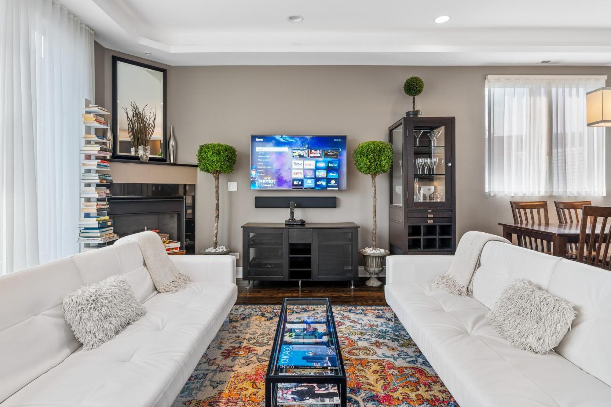 Luxe Penthouse With Theater And Amazing Chicago