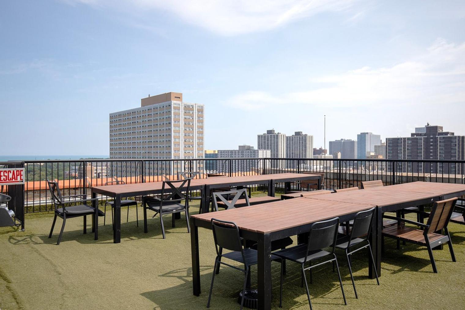Apartment Uptown 1br W Fire Pits Indoor Pool Nr Beach Chi-973 Chicago