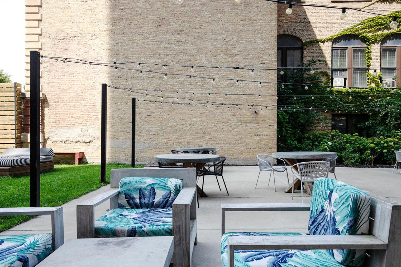 Apartment Uptown 1br W Fire Pits Indoor Pool Nr Beach Chi-973 *