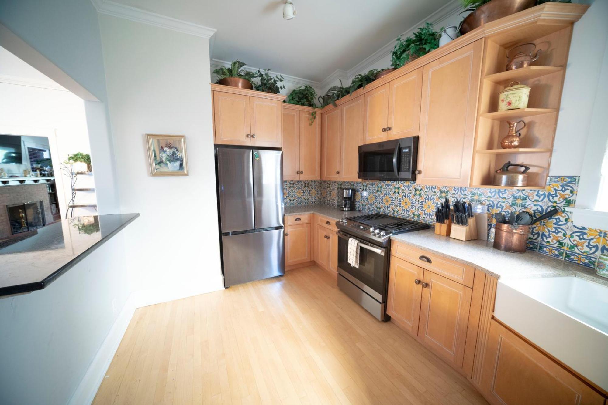 Bootlegger House Sleeps 10-20 Free Tv & Parking Apartment Chicago