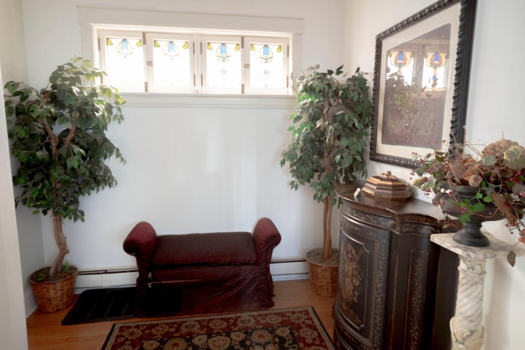 Bootlegger House Sleeps 10-20 Free Tv & Parking *