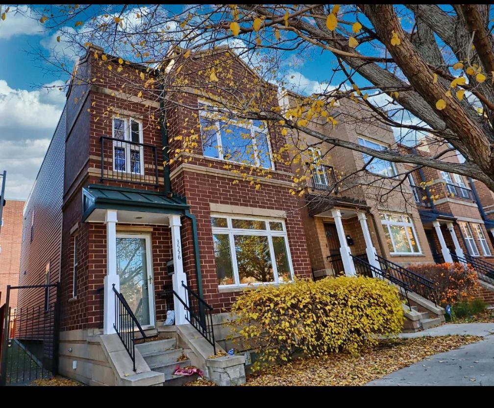 Lovely Near Hospitals, White Sox Park, And Mccormick Place *