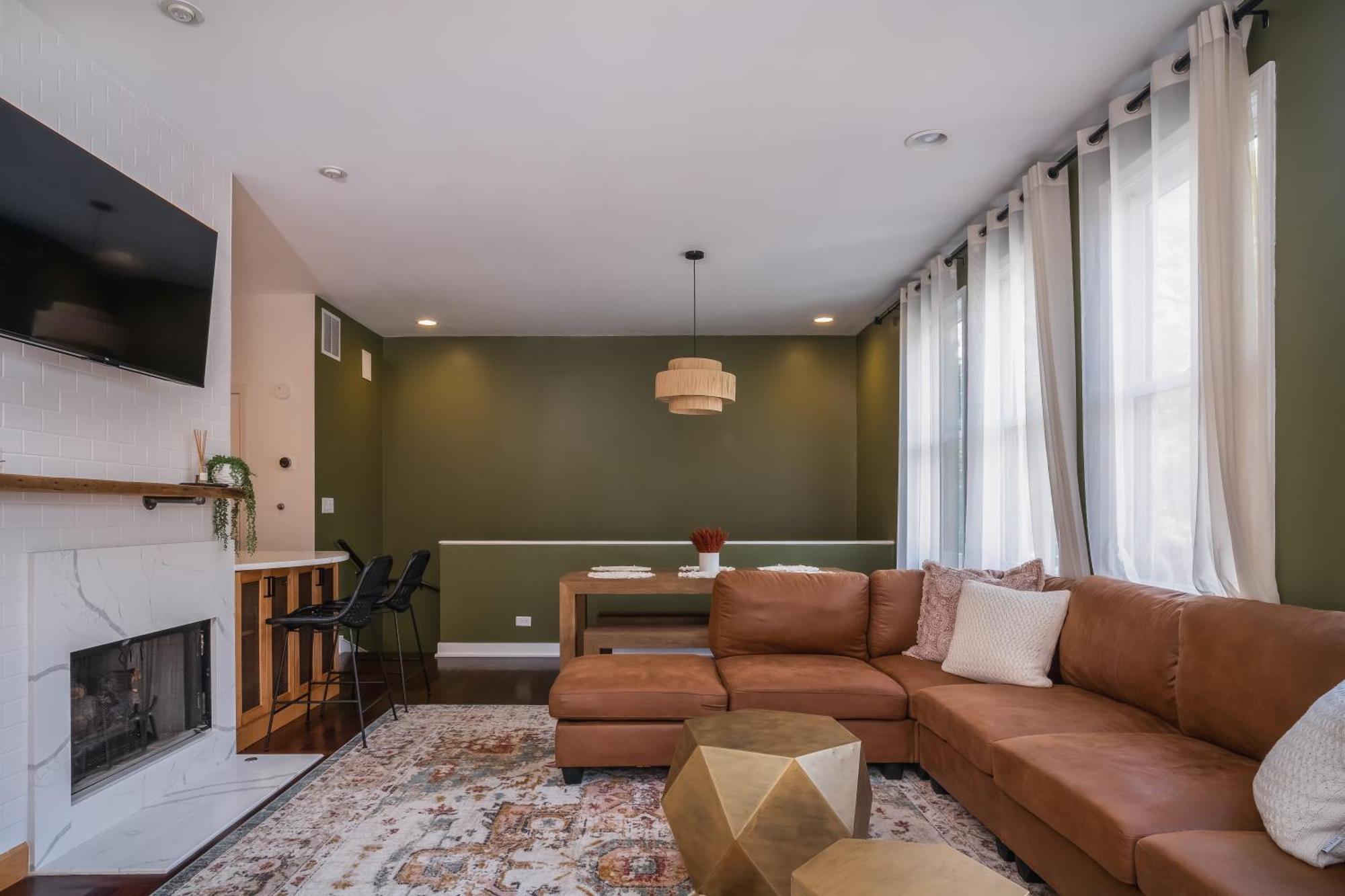 Holiday home Modern Townhome With King & Private Patio Chicago