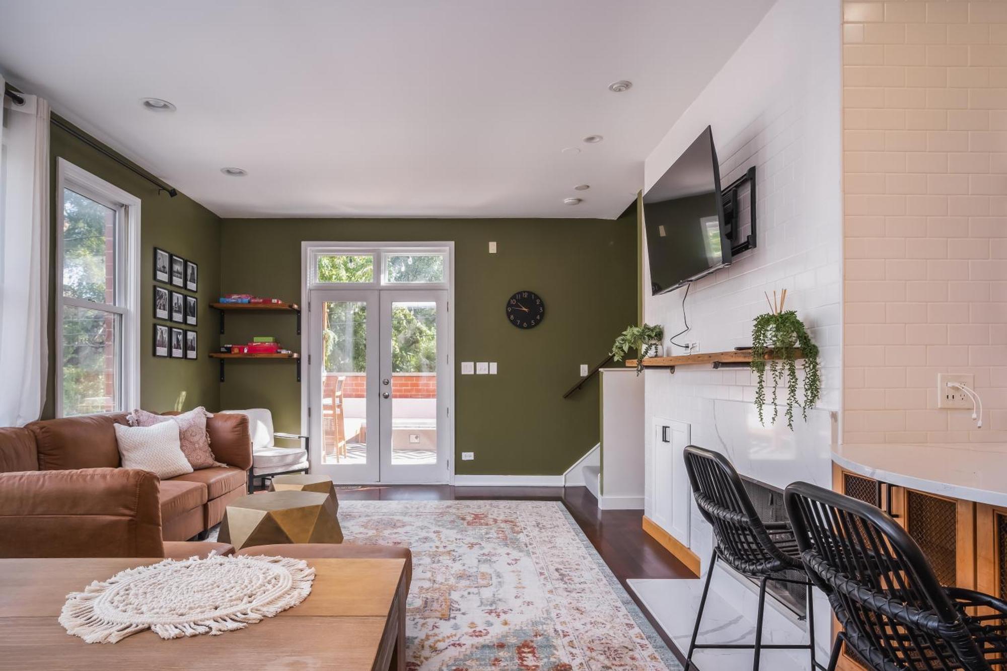 Holiday home Modern Townhome With King & Private Patio Chicago