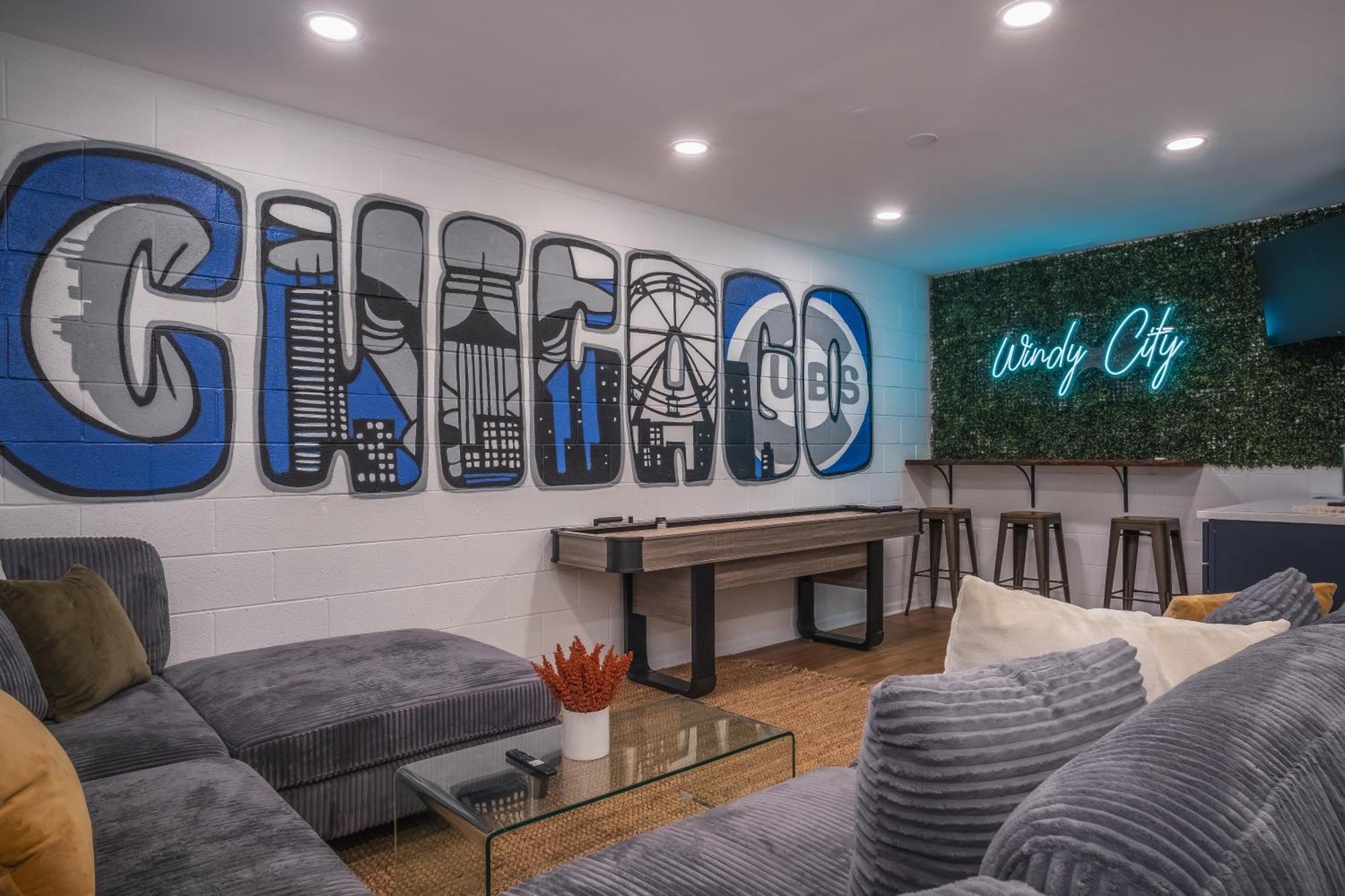 Modern Townhome With King & Private Patio * Chicago