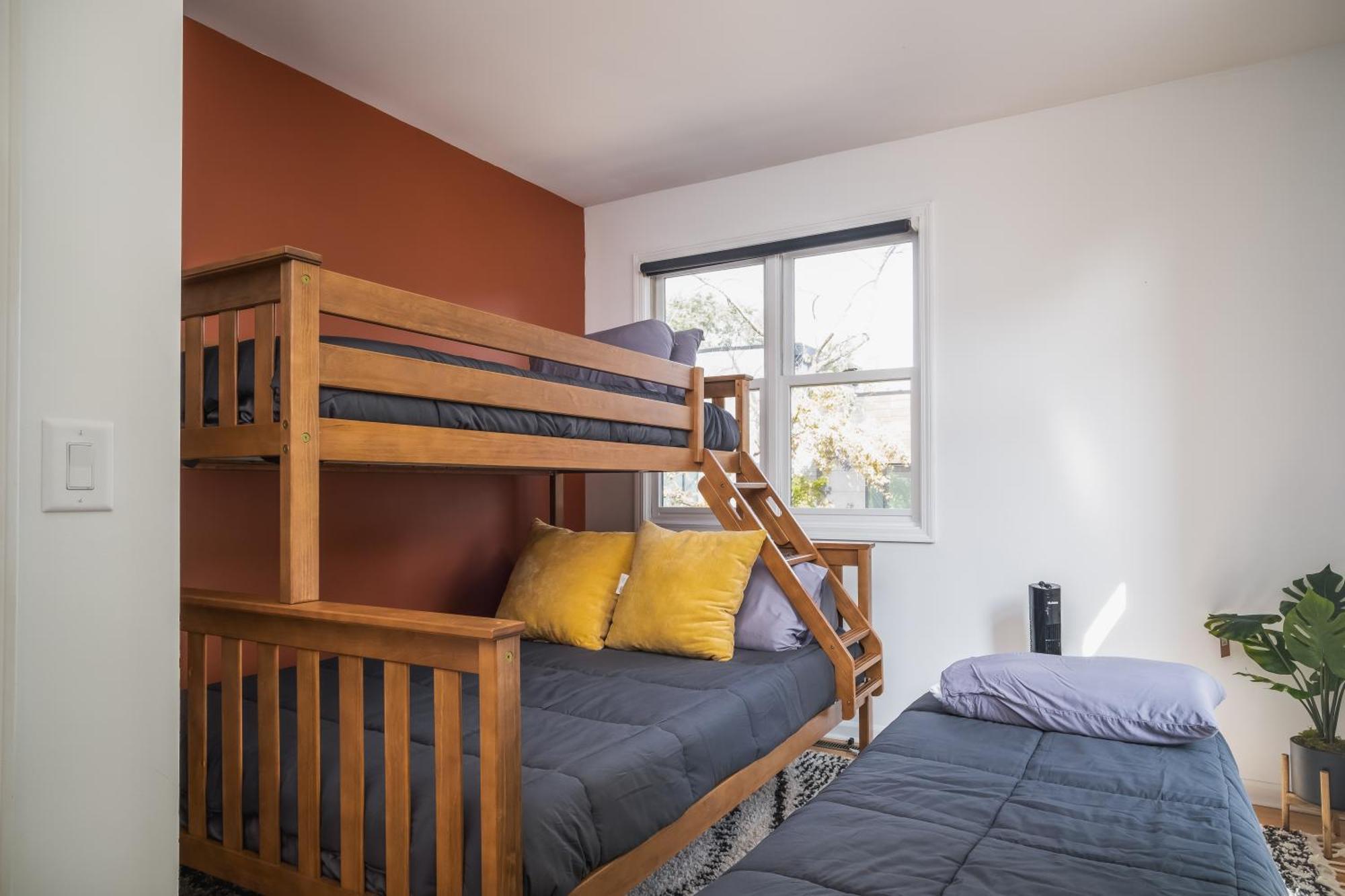 Holiday home Modern Townhome With King & Private Patio