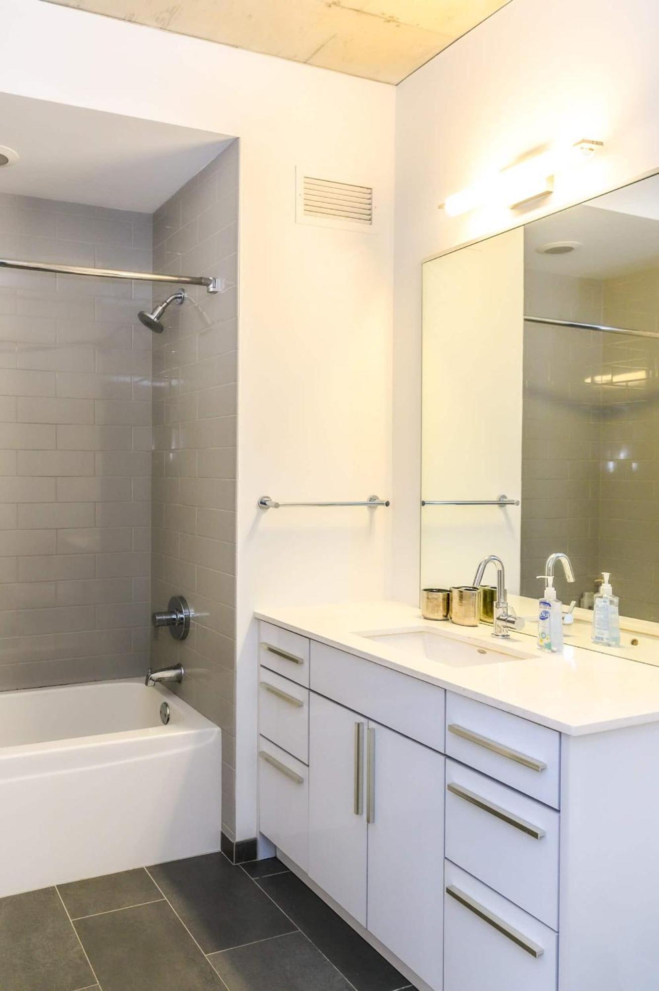 2b,2ba Luxury Balcony,wi-fi, Paid In&out Parking In Bldg Apartamento Chicago