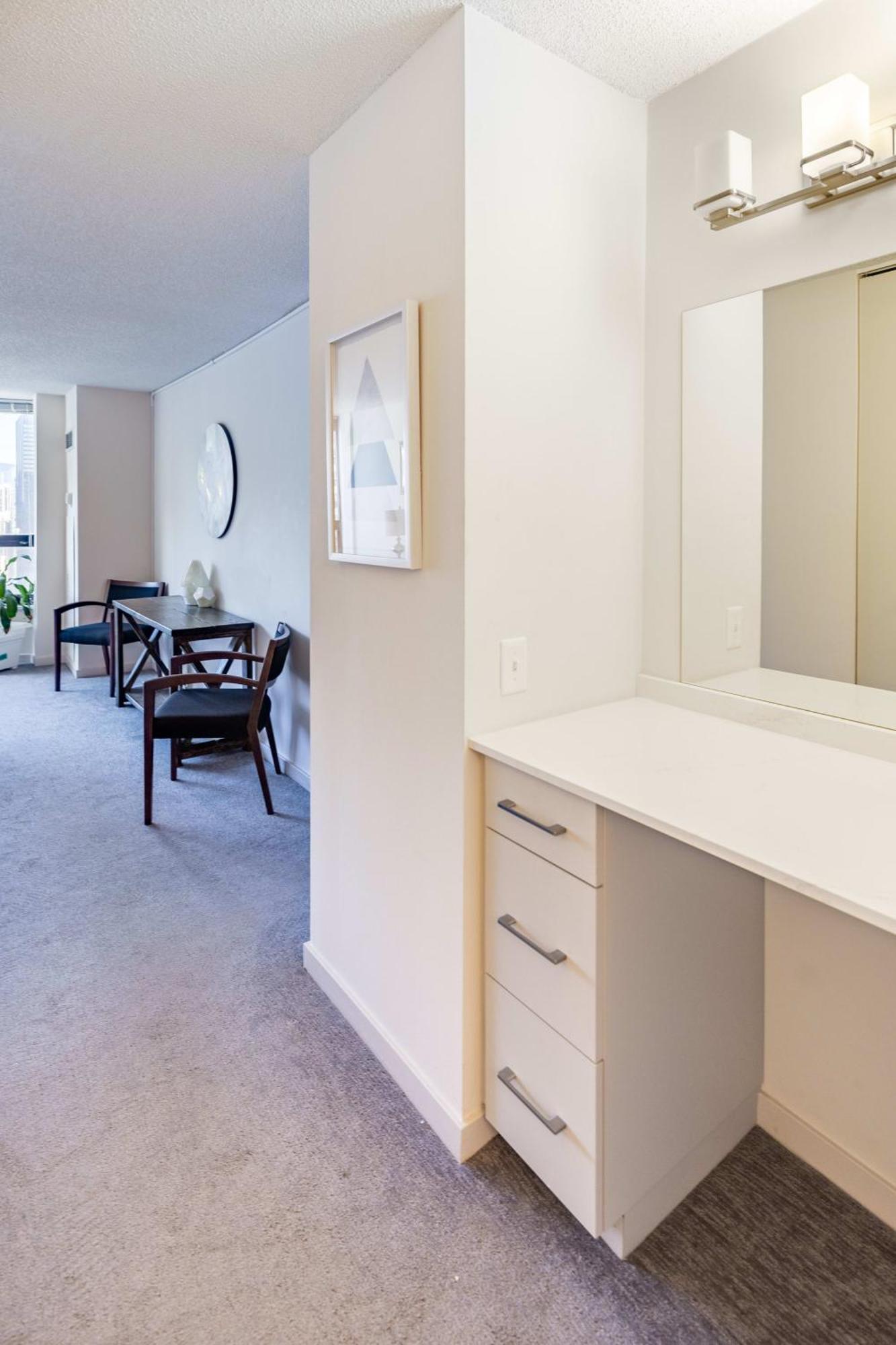 3br Exquisite View Loft W/ Parking In Building * Chicago