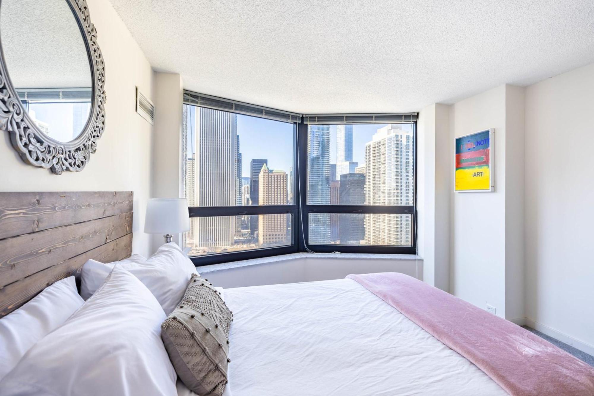 Apartment 3br Exquisite View Loft W/ Parking In Building *