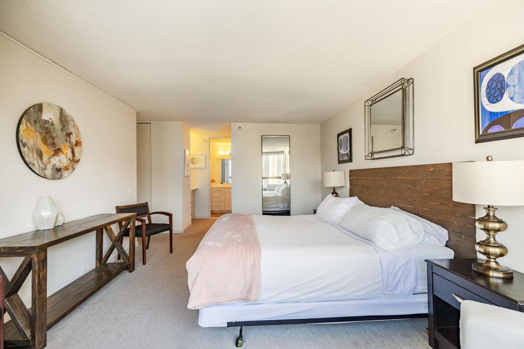 3br Exquisite View Loft W/ Parking In Building * Chicago