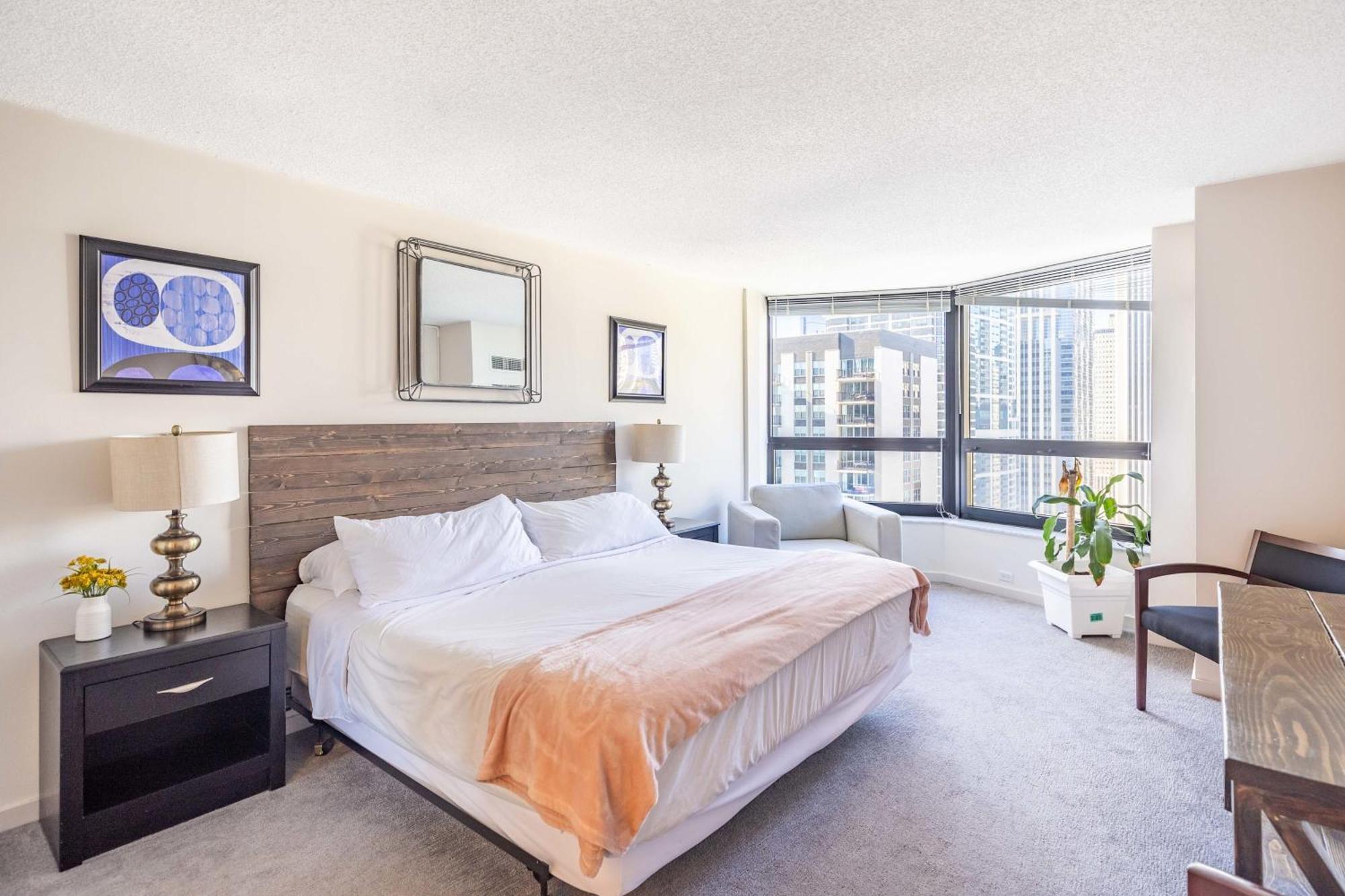 Apartment 3br Exquisite View Loft W/ Parking In Building *