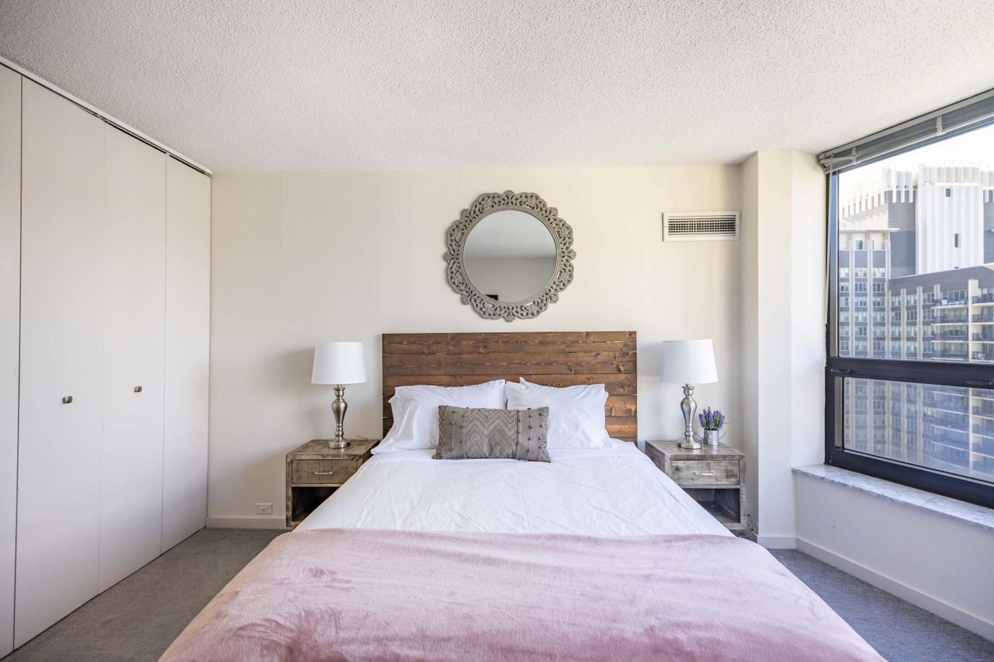 3br Exquisite View Loft W/ Parking In Building Apartment *