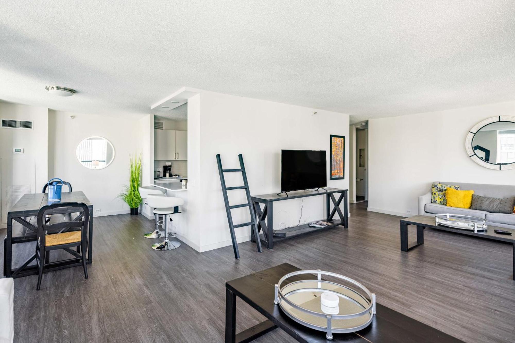 3br Exquisite View Loft W/ Parking In Building Apartment Chicago