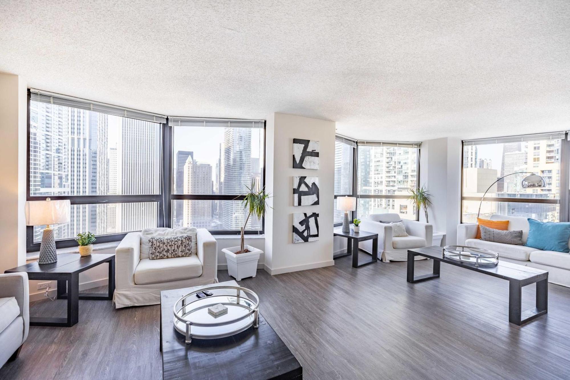Apartment 3br Exquisite View Loft W/ Parking In Building Chicago