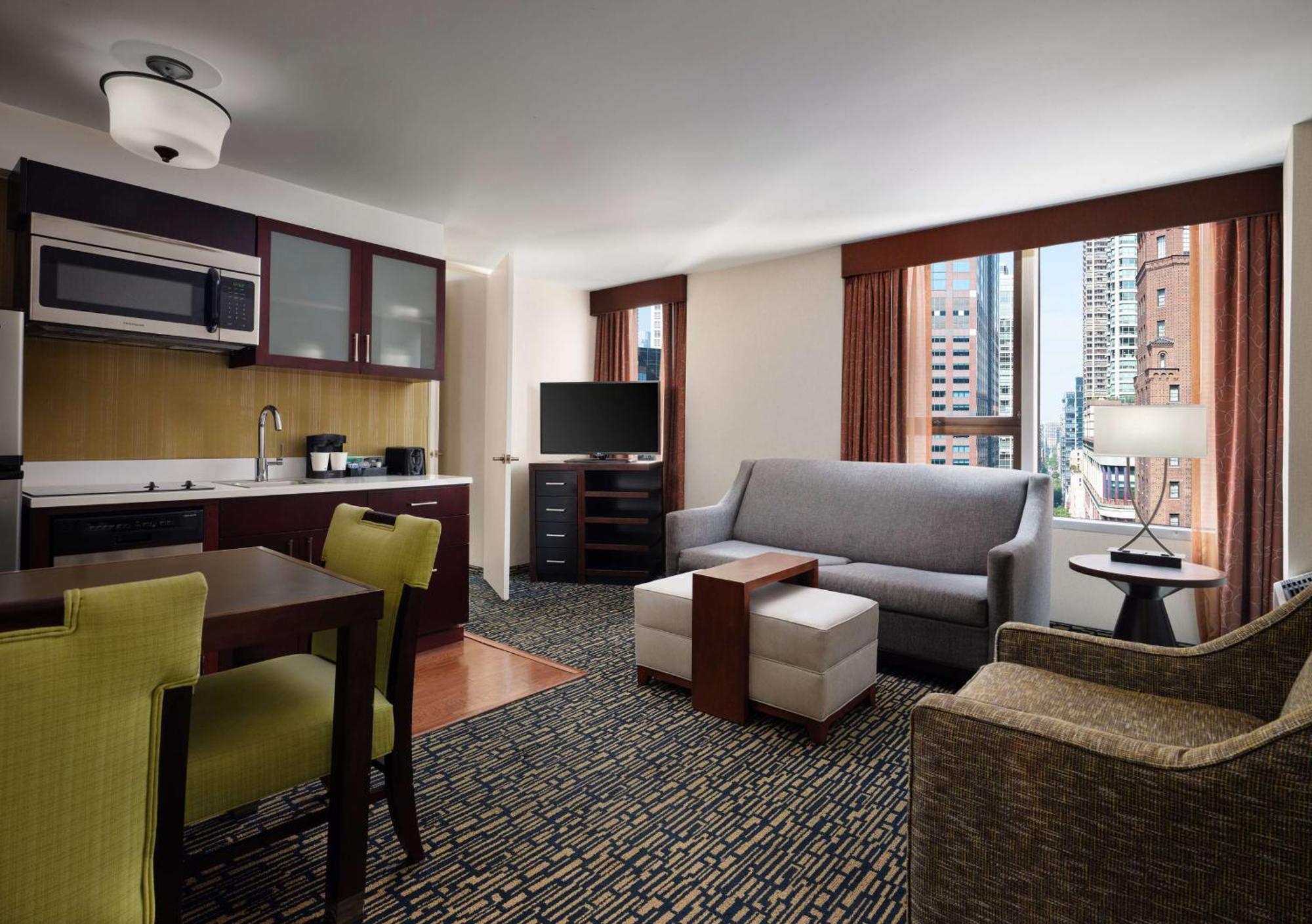 Homewood By Hilton Downtown - Magnificent Mile Hotel