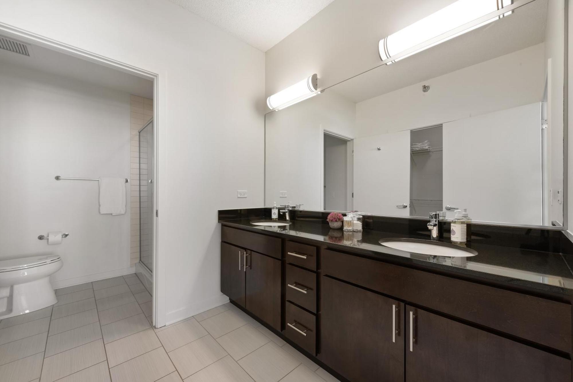 K2 Sky High With Stunning Views In West Loop Apartment